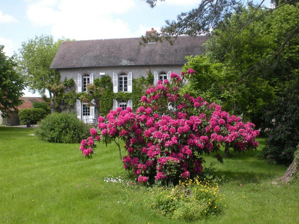 Le Domaine Du Mijarnier Bed & Breakfast Montbeugny Exterior photo